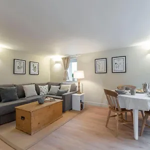Cosy & Peaceful Self Contained In Montpellier , Cheltenham United Kingdom